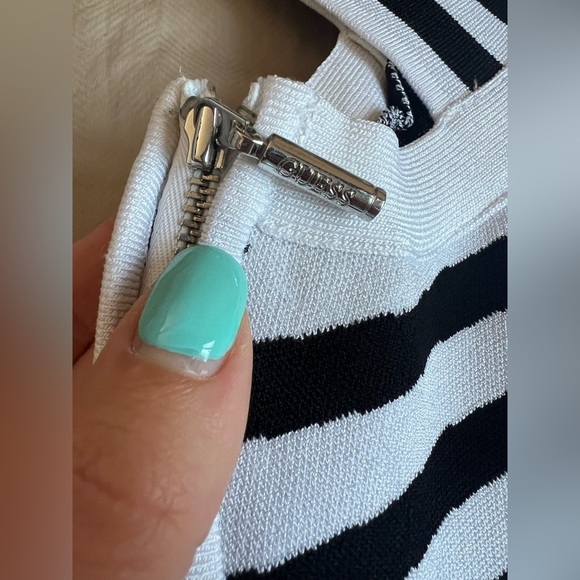 Guess Bodycon Dress Black and White - Picture 3 of 6